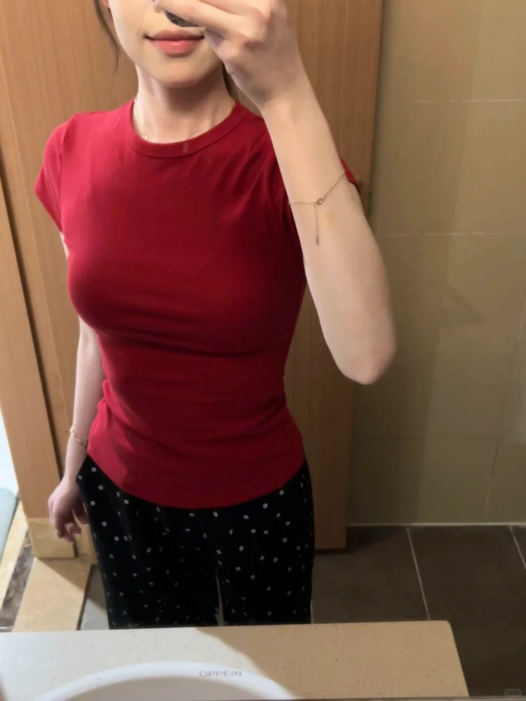 Women’s Red Short Sleeve T-Shirt Crew Neck Stretchy Form-Fitting Casual Basic Top