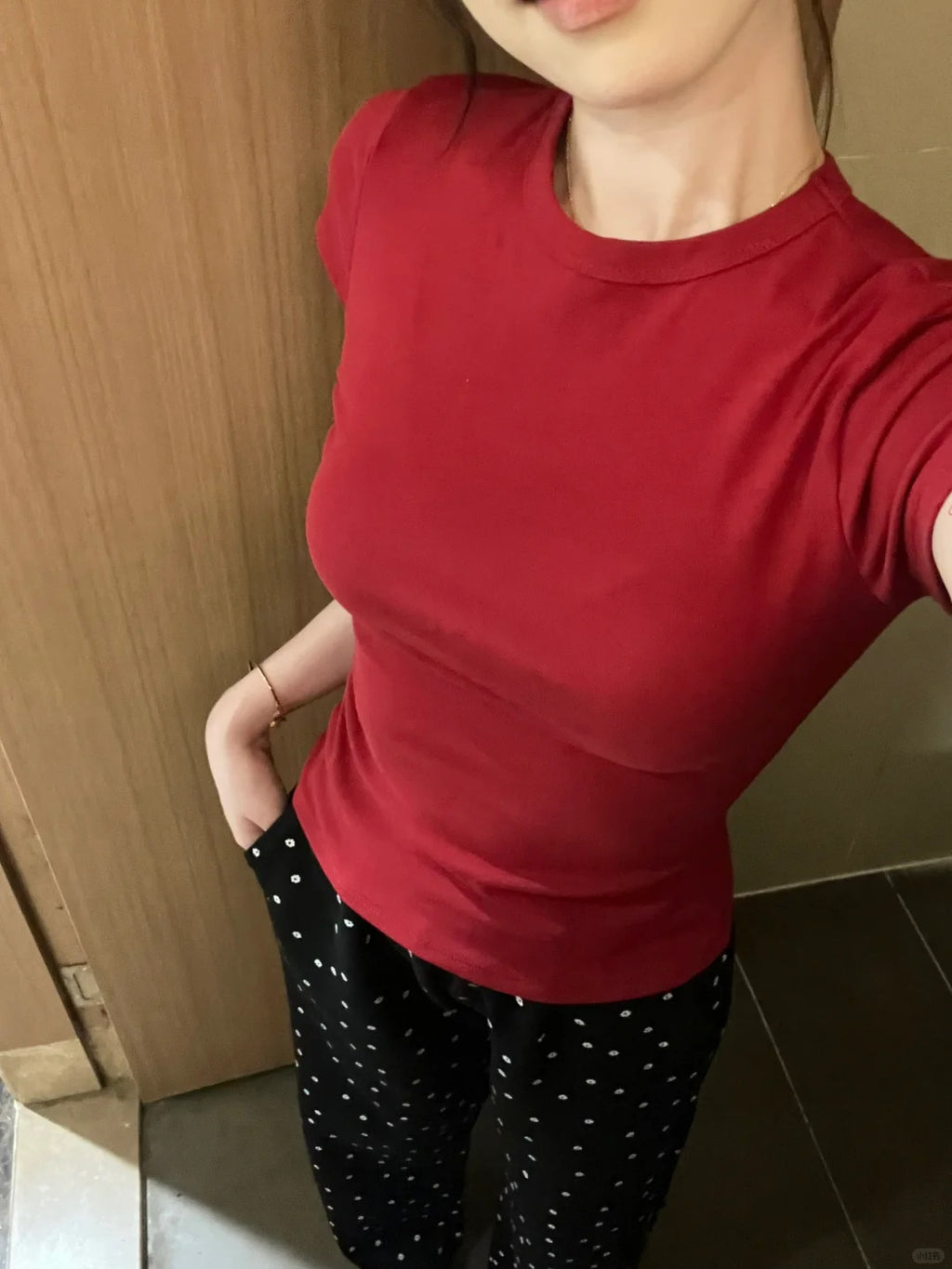 Women’s Red Short Sleeve T-Shirt Crew Neck Stretchy Form-Fitting Casual Basic Top
